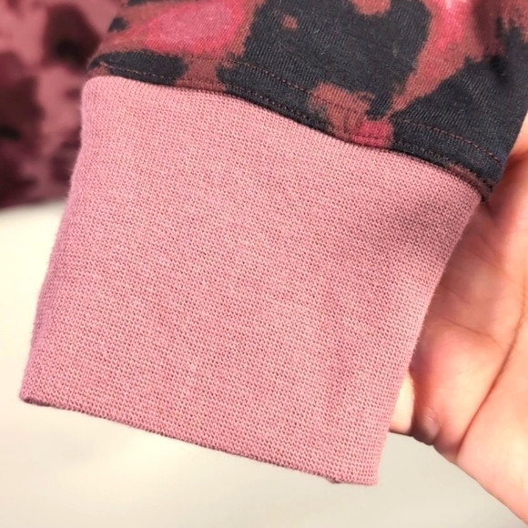 NWT Ingrid & Isabel Tie Dye Maternity Hoodie Size S Cozy - Picture 8 of 11